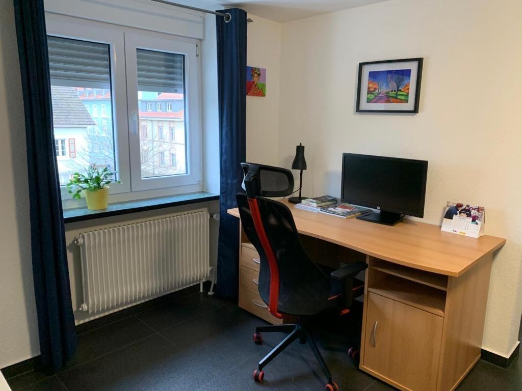 Guenstige Zimmer-Unterkunft Zimmer Mit Gemeinschaftsbad Леррах Екстер'єр фото