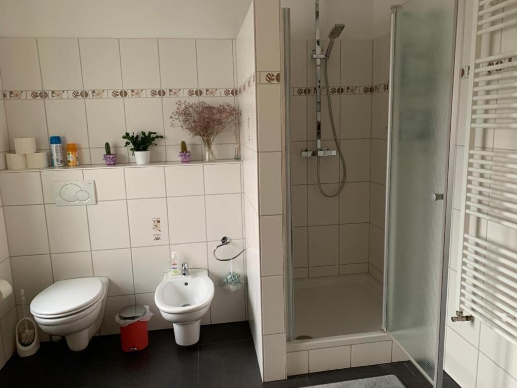 Guenstige Zimmer-Unterkunft Zimmer Mit Gemeinschaftsbad Леррах Екстер'єр фото