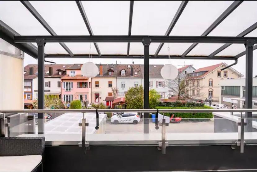 Guenstige Zimmer-Unterkunft Zimmer Mit Gemeinschaftsbad Леррах Екстер'єр фото