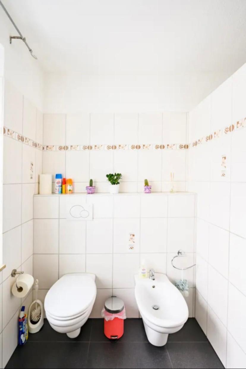 Guenstige Zimmer-Unterkunft Zimmer Mit Gemeinschaftsbad Леррах Екстер'єр фото